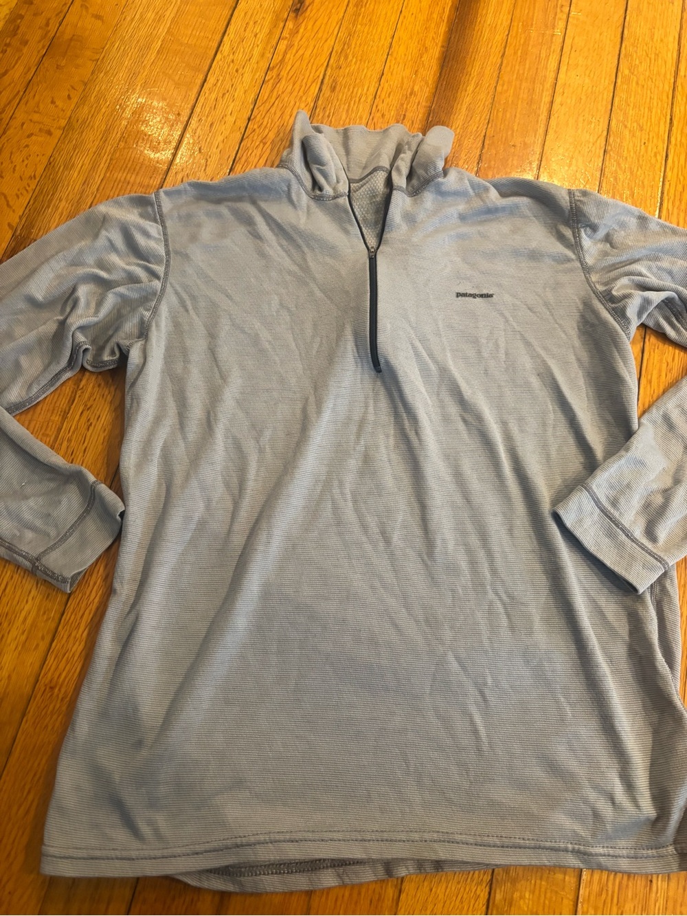 Patagonia Light Gray Half-Zip Performance Pullover / Baselayer - Mens Small